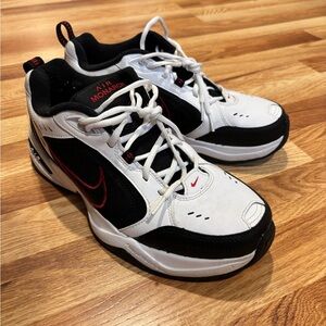 Nike Air Monarch IV Men's White and Black Athletic Shoes 10.5 men